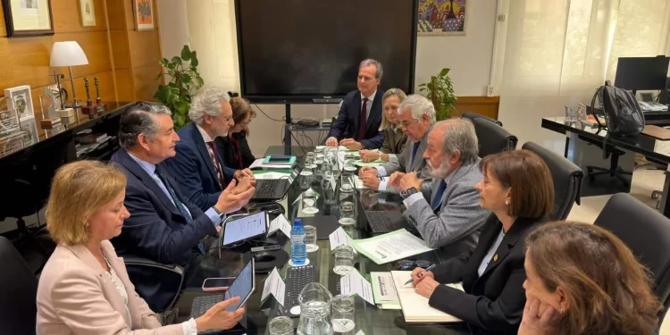 El Consejo Andaluz de Colegios de Médicos refuerza los canales de diálogo con la Consejería para garantizar una sanidad de calidad