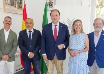 El Colegio de Médicos de Cádiz y la UCA refuerzan su colaboración en formación, docencia e investigación
