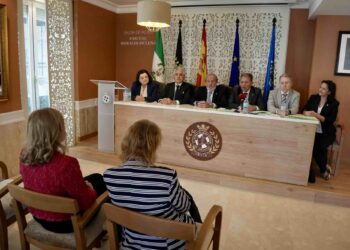 El Consejo Andaluz de Colegios de Médicos visita Ceuta para mostrar su apoyo a los médicos y a la ciudadanía
